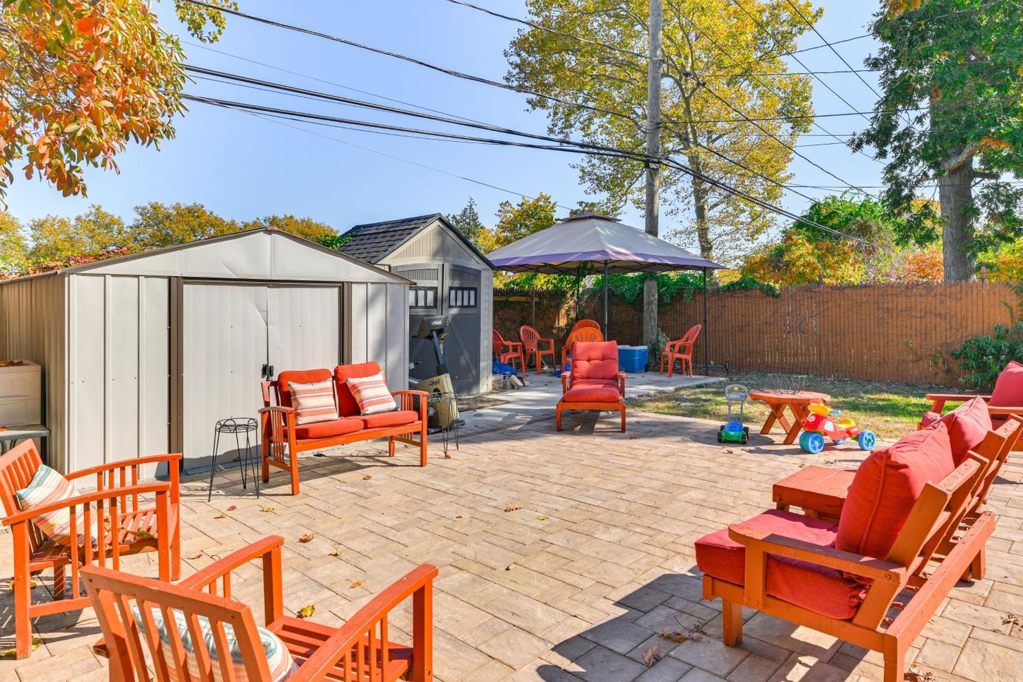 Central Elmont Studio With Great Outdoor Space! Exteriör bild