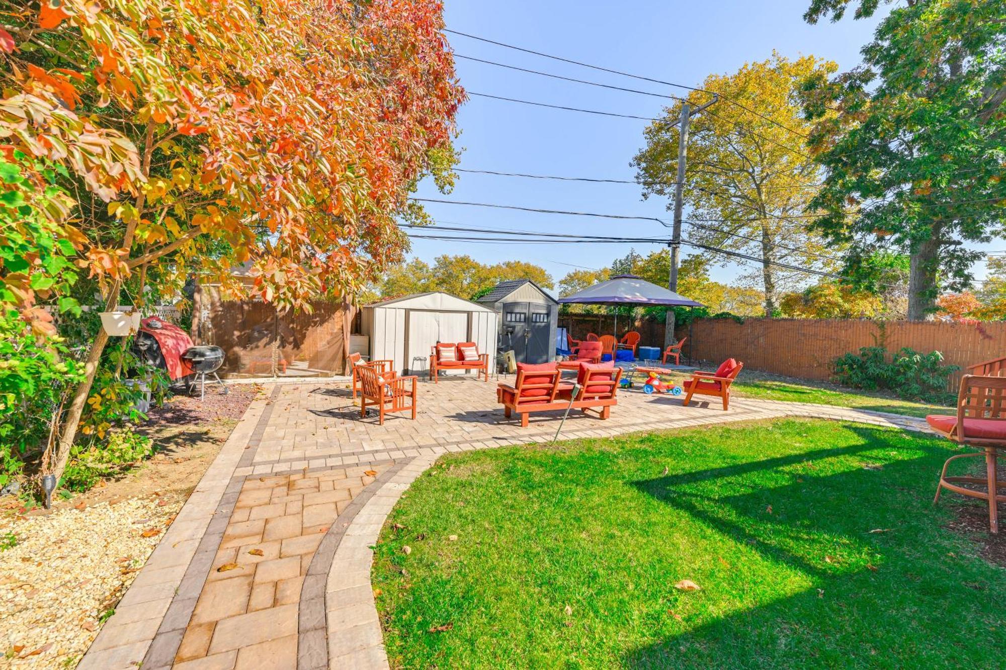 Central Elmont Studio With Great Outdoor Space! Exteriör bild